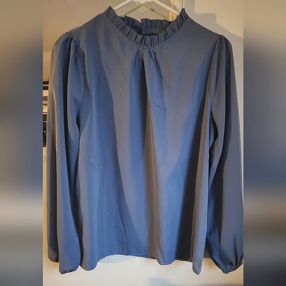 Dusty blue blouse size small - Picture 2 of 2